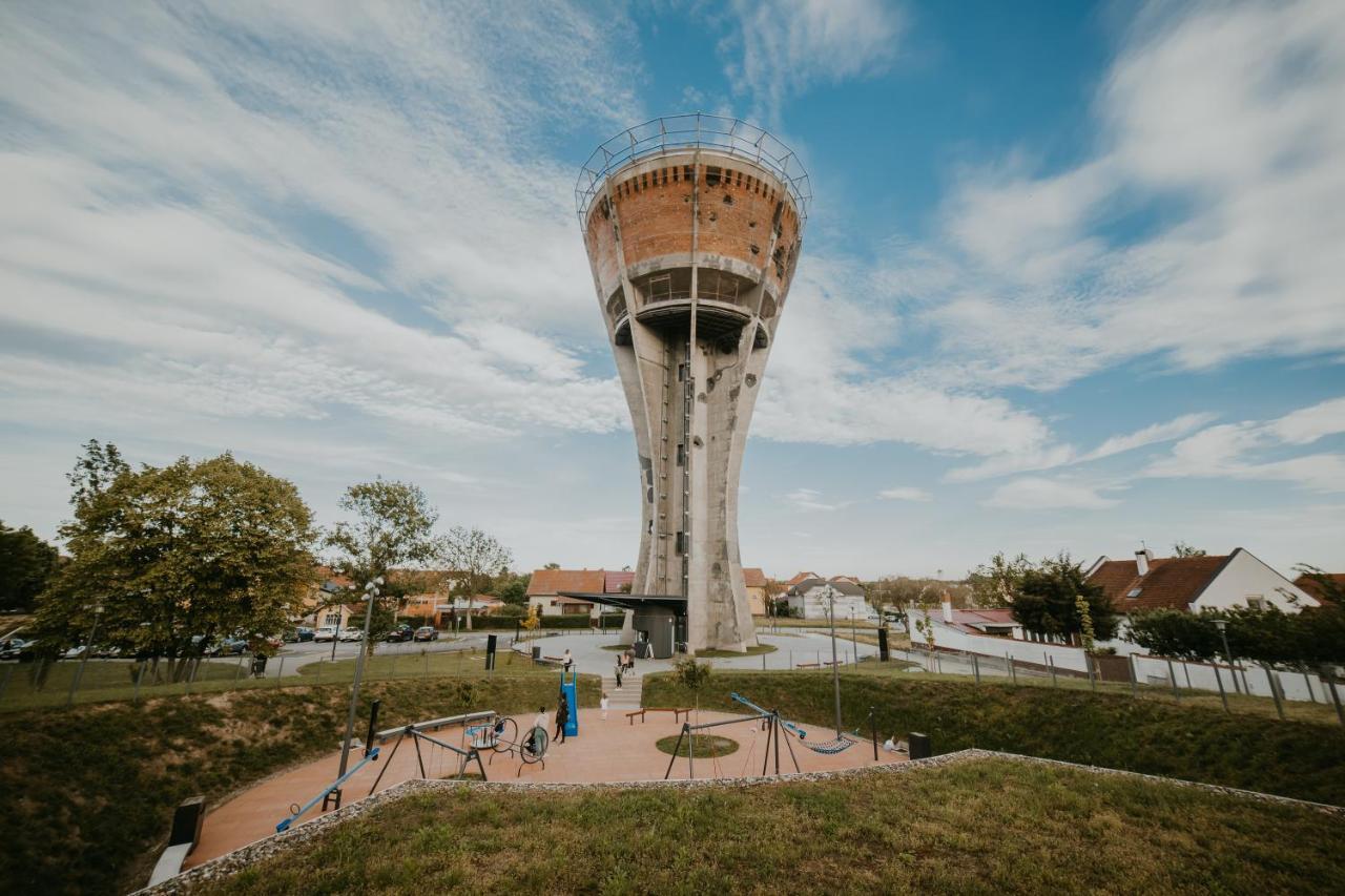 Apartman Stari Toranj Vukovar Esterno foto